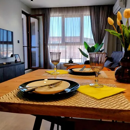 Apartament Ika Delux *