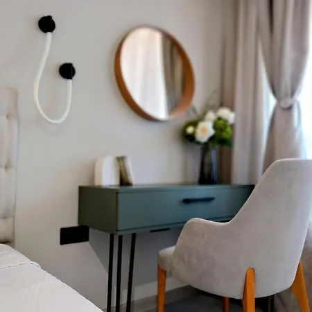 Ika Delux Apartament *